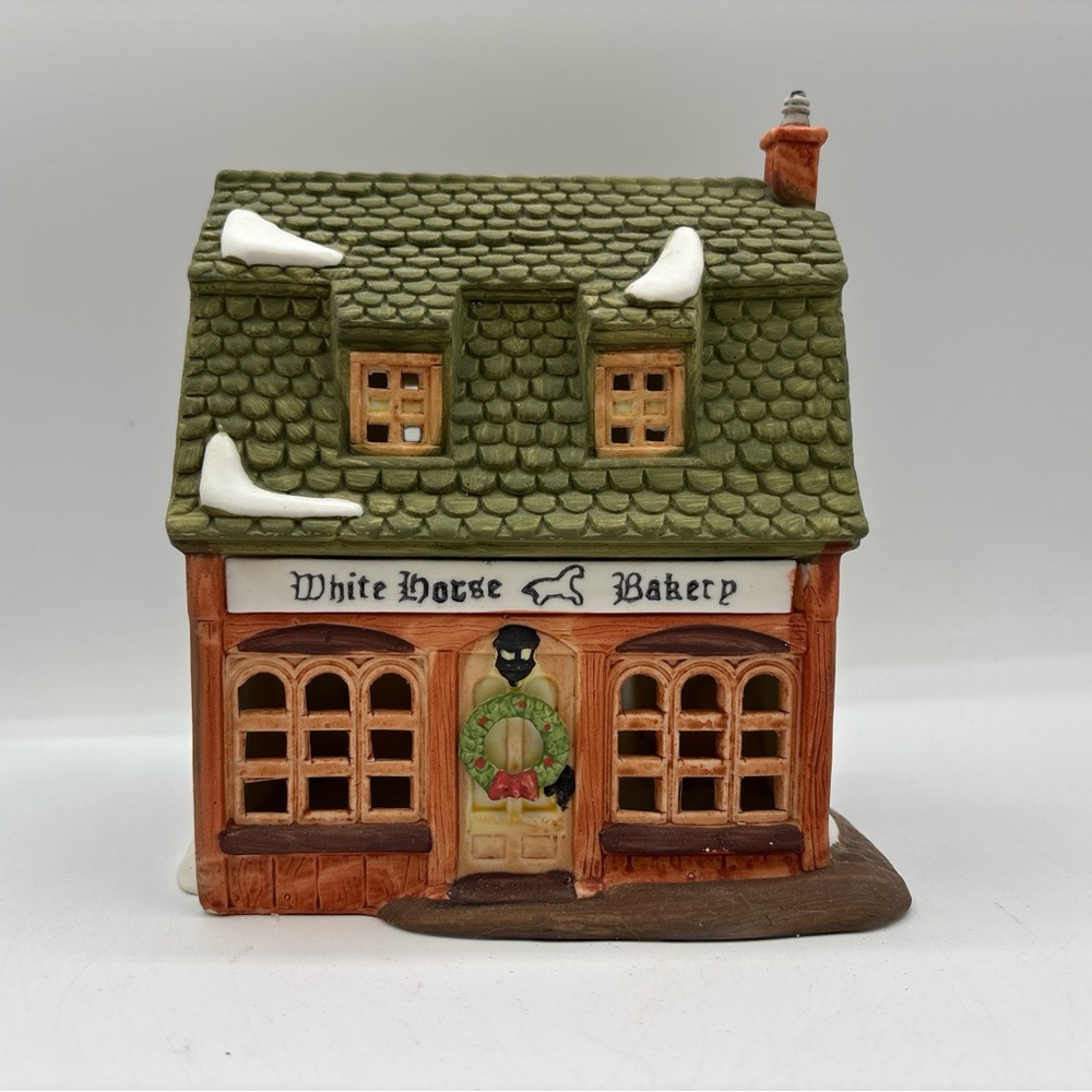 Department 56 1988 Vintage HVC Dickens’ Village Series White Horse Bakery 5926-9